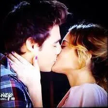 A la fin de chaque saison que fait Violetta ?