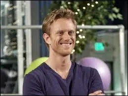 Sacha Beloff (dans la série) est...