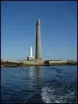 Sur l'île Vierge on peut visiter le plus haut des phares européens. Combien mesure-t-il ?