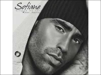 Lors de la saison 4 à Hawai qui fait une chanson pour Nabilla ?