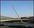 Cette passerelle de 227 mètres, haubanée sur l'Ebre, a été construite en 2008 en Aragon à Saragosse. Elle s'appelle :