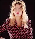 Quel âge a Violetta (Martina Stoessel) en 2015 ?
