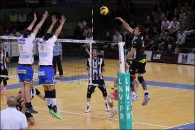 Avant de se déplacer à Nice, le Stade poitevin volley a recruté un nouveau passeur Abdelaziz Nimir, âgé de 23 ans. De quelle nationalité est-il ?