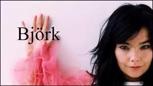 Musicienne, chanteuse, actrice et compositrice, Björk est de nationalité ...