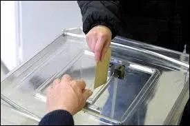 Il est le premier président de la république élu deux fois au suffrage universel.