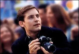 Quel super-héros est ce photographe ?