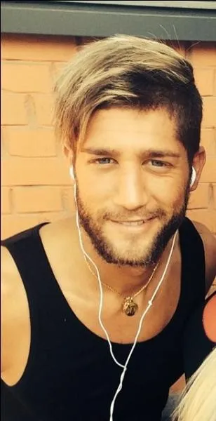 Il joue dans « Les Marseillais ». Comment s'appelle-t-il ?