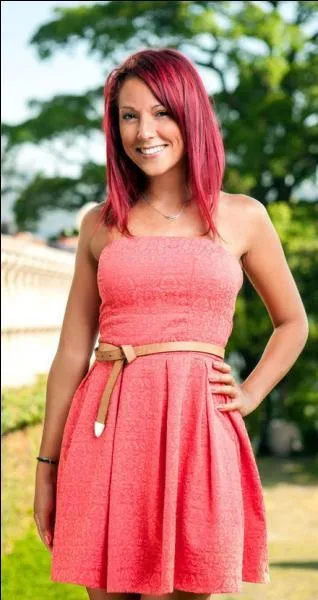 Elle a été éliminée lors de la première émission de « Rising Star », saison 1. Maintenant elle est dans « Les Anges 7 ». Comment se nomme-t-elle ?