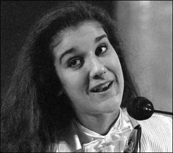 Son cur continue avec le Titanic... Quel personnage se cache derrière cet indice ?