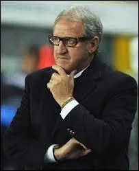 Quel est le nom de celui qui a entraîné le FC Porto avant Victor Fernandez ?