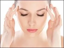 Le frère jumeau de la sorcière rouge a un pouvoir, lequel ?