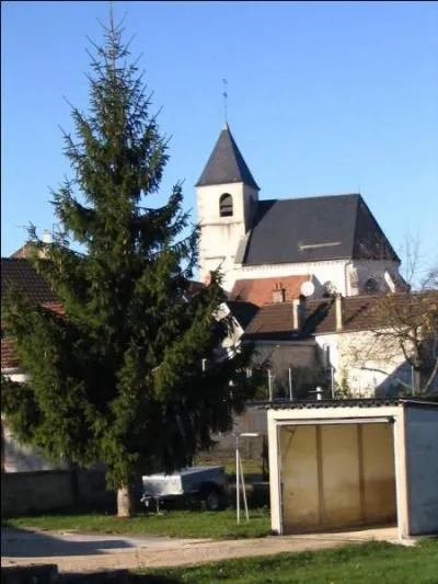 Dans quelle région se trouve le village "Nuits" ?