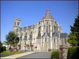La commune Vendéenne d'Aizenay se situe en région ...