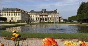 Je vais vous faire découvrir "la Cité cavalière". A votre avis, nous serons à ...