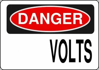 Combien de volts reçoivent une première fois les condamnés ?