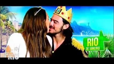 (voir question précédente ) Avec qui se met-il en couple ?