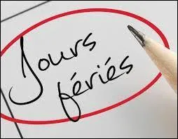 Quand a-t-on proclamé officiellement que le 1er mai va commencer à être férié à Paris ?