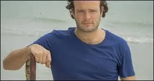 Très ambitieux, ce jeune homme ne supporte pas la défaite ! Âgé de 28 ans en 2015, il se montre sans arrêt de bonne humeur !