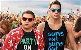 "22 Jump Street" de Phil Lord et Christopher Miller est, par rapport &agrave; "21 Jump Street" des m&ecirc;mes Phil Lord et Christopher Miller, un/une...