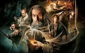 La trilogie du "Hobbit" de Peter Jackson est, par rapport &agrave; la trilogie "Le Seigneur des anneaux" du m&ecirc;me Peter Jackson, un/une...
