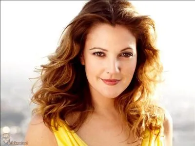 Comment s'appelle l'actrice qui meurt au début du film ?