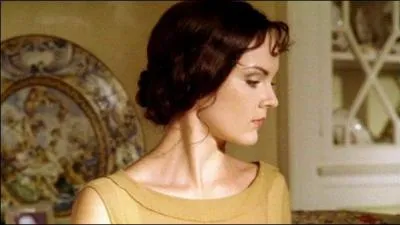 Caroline Crale est accusée du meurtre de son mari mais selon elle...