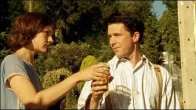 En réalité, qui a réellement empoisonné la bière d'Amyas ?