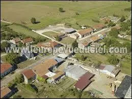 Peuplé de 88 habitants, le village lorrain de Xivray-et-Marvoisin se trouve dans le département ...