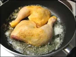 Un couple dans un lit s'interroge sur comment "baigner les cuisses" avant de se sauter dessus tout émoustillé. De quel film s'agit-il ?