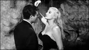 "La dolce vita" a-t-il un scénario original ou adapté ?