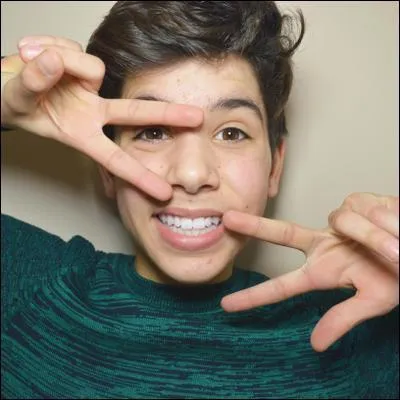 Qui est ce youtubeurs comique ?