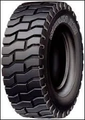 Qui a découvert le caoutchouc industriel en 1839 ?