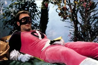 Ce capitaine vient d'une parodie d'un film assez délirant.