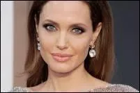 Combien mesure Angelina Jolie ?