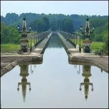 De quel siècle date le canal de Briare ?