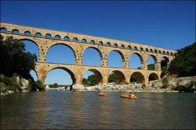 De quel siècle date le pont du Gard ?