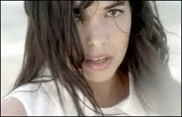 Avez-vous entendu le S.O.S. lancé par cette autre chanteuse française en 2014 ?