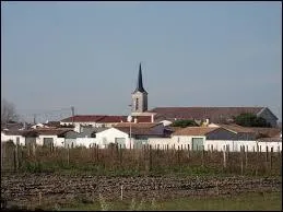 Nous partons sur l'Ile de Ré, à Saint-Clément-des-Baleines. Pour ce faire, nous devons nous rendre en région ...