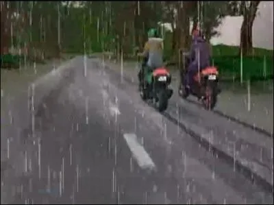 Deux cyclomotoristes ont le droit de rouler côte à côte :