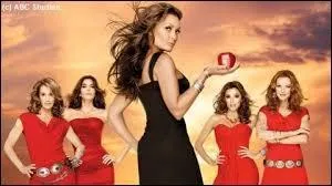 Dans "Desperate Housewives", dans le premier épisode de la première saison, quelle fille se suicide-t-elle ?