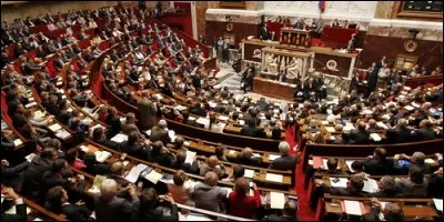 Le président a décidé de....un nouveau gouvernement.