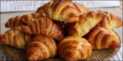 Un croissant est :