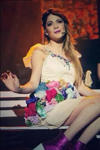 Dans la saison 3, qui va pousser Violetta dans les escaliers ?