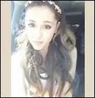 Pourquoi Ariana Grande arbore-t-elle toujours une queue de cheval ?