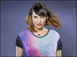 Qui est cette youtubeuse ?