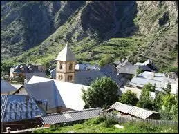 Nous sommes dans les Hautes-Alpes, à Crévoux. Cette commune se trouve en région ...