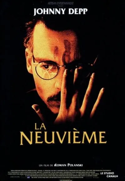 "Ces règlements portent que les marchands de vin ne peuvent vendre en détail qu'à huis coupé et pot renversé". Que représente "huis" ?