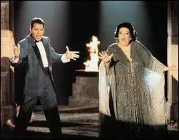 A quelle ville espagnole Freddie Mercury et la chanteuse d'opéra Montserrat Caballé ont-ils rendu un bel hommage en 1987 ?
