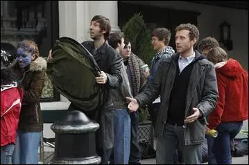 Quel film veut voir Hodgins, Sweets et Fischer, dans l'épisode 9 saison 5 "L'écran de la mort" ?