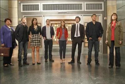 A la fin de l'épisode 1 saison 6, que voient-ils, lorsqu'ils arrivent à l'institut ?